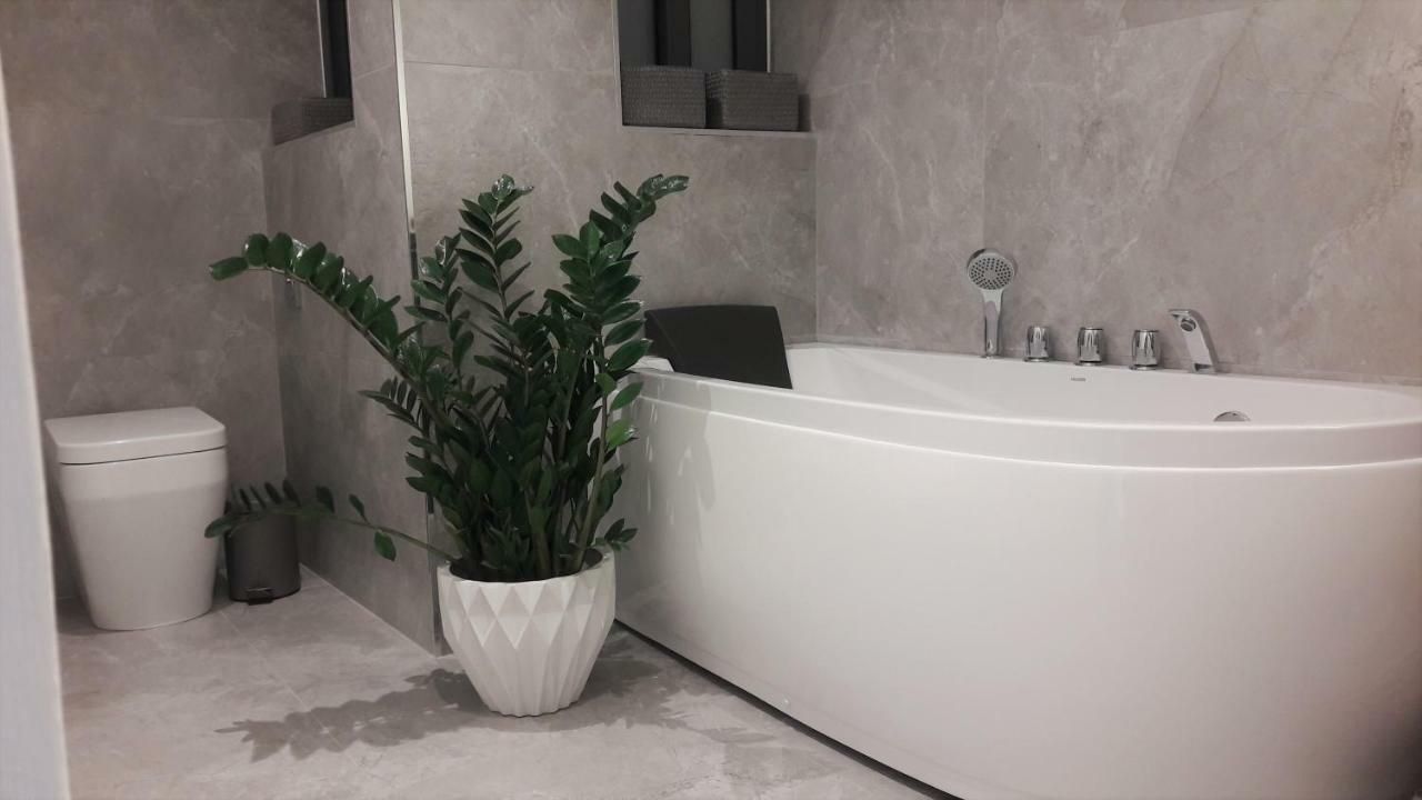Duplex Maisonette With Heated P-Pool And Jacuzzi Saint Julian's Dış mekan fotoğraf